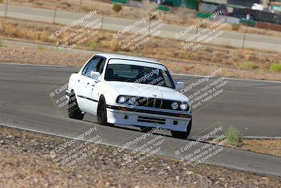 media/Oct-01-2022-Team Topak Racing (Sat) [[f860fb51be]]/2-Inter Low 2/session 1 turn 3/